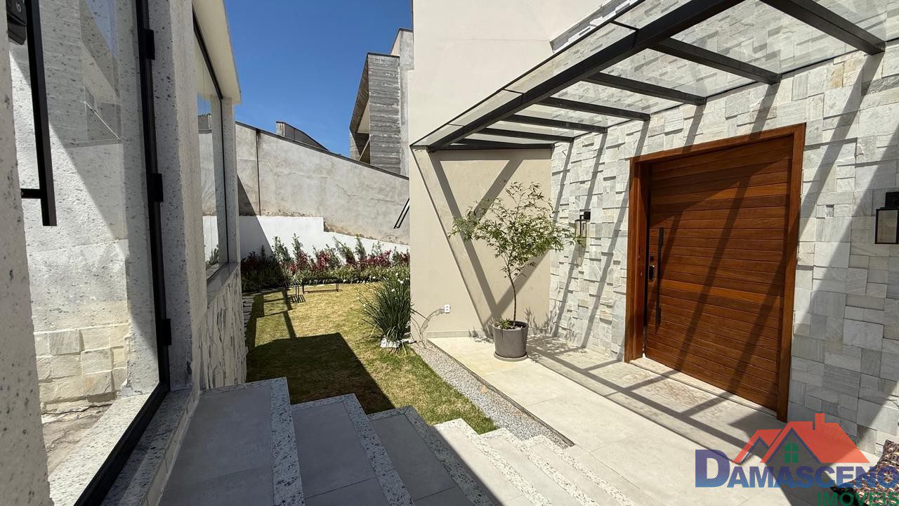 WhatsApp Image 2025-10-23 at 17.19.17 (2)