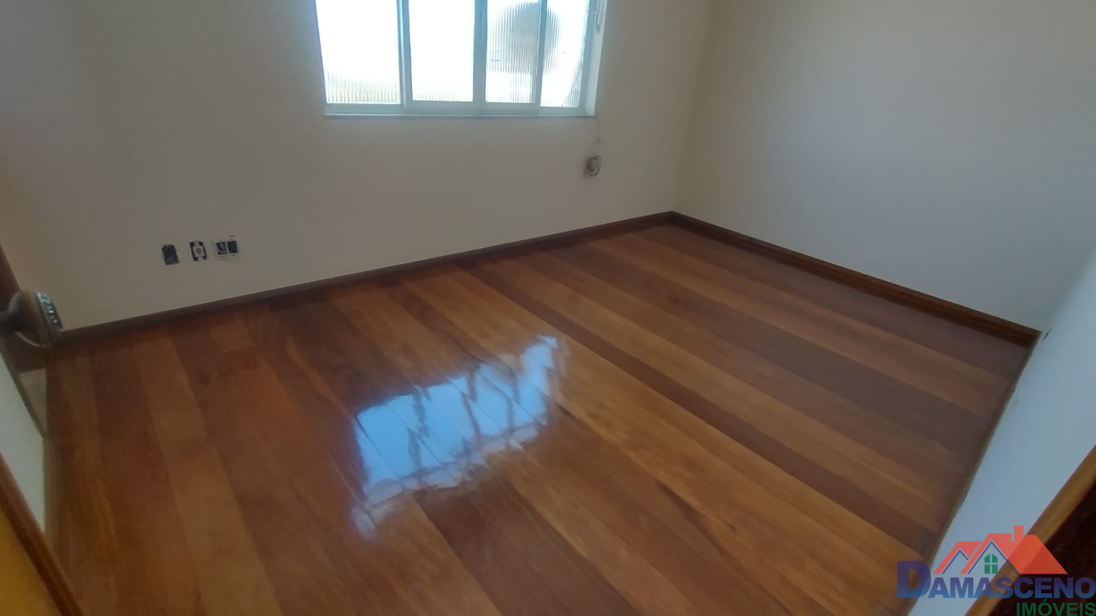 WhatsApp Image 2025-11-21 at 13.24.03 (1)