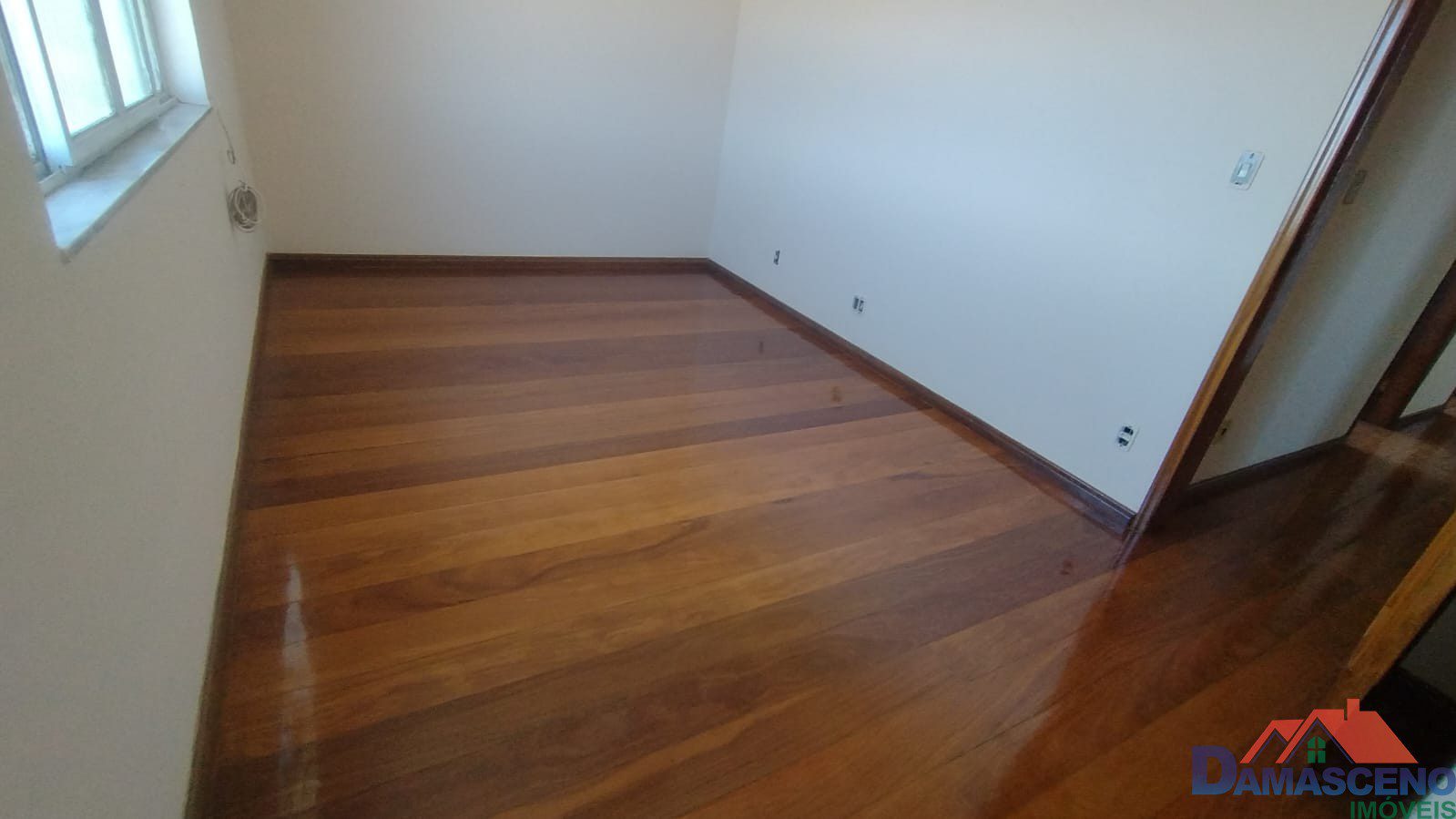 WhatsApp Image 2025-11-21 at 13.24.03