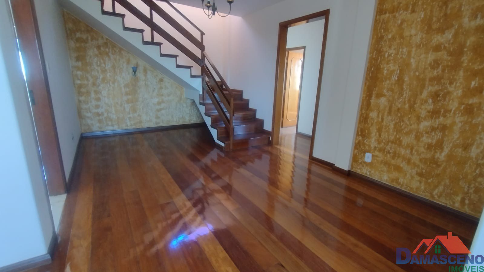 WhatsApp Image 2025-11-21 at 13.24.05 (2)