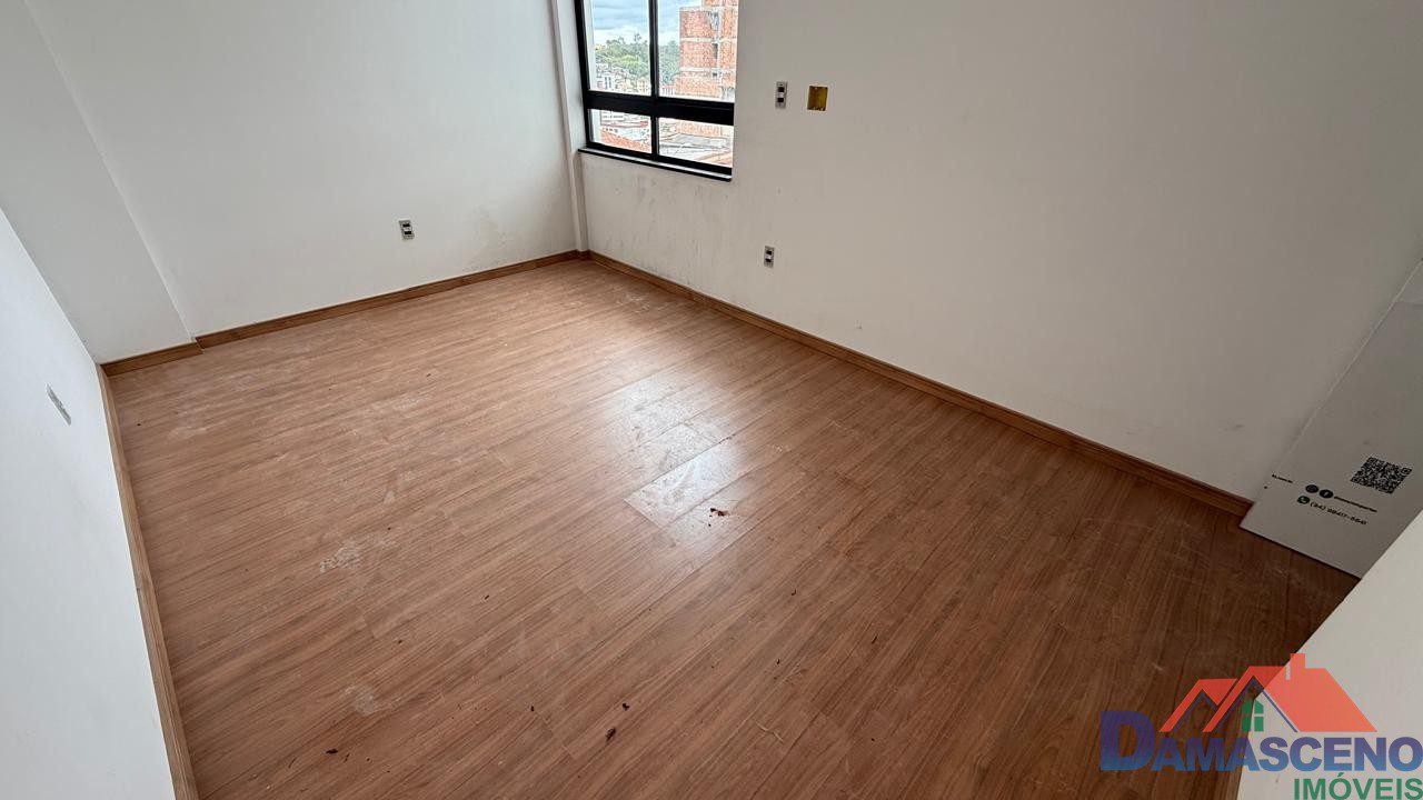 WhatsApp Image 2025-11-17 at 16.33.10 (4)